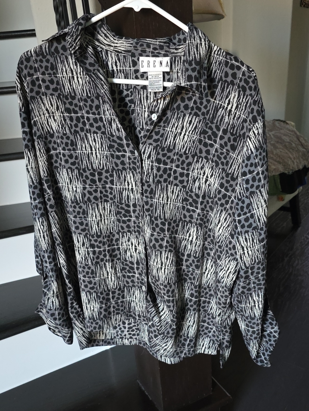 Brena Black & Gray Patterned Button-Up Blouse